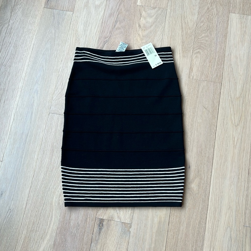 Max studio skirt xs NWT